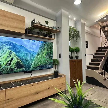 Loft Apartment *