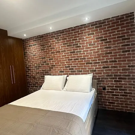 Loft Apartment *